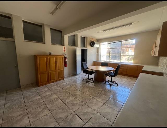 2,500M² OFFICE TO LET IN VULCANIA